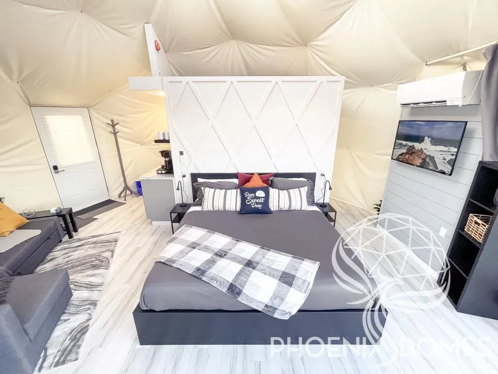 4-Season DELUXE Glamping Package Dome - 23'/7m - Phoenix Domes